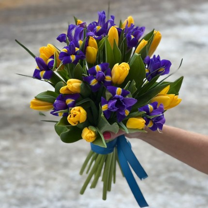 Заказать букет из тюльпанов - "Солнечное небо" с доставкой в по Андреевке